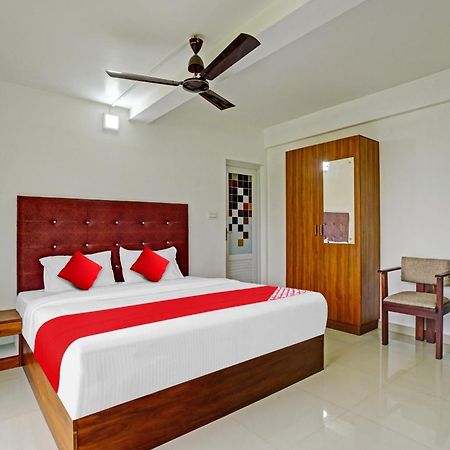 Oyo Flagship 81260 Star Lights Hotel Munnar Ngoại thất bức ảnh