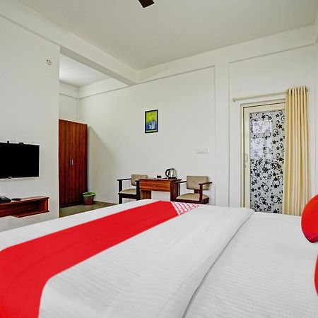 Oyo Flagship 81260 Star Lights Hotel Munnar Ngoại thất bức ảnh