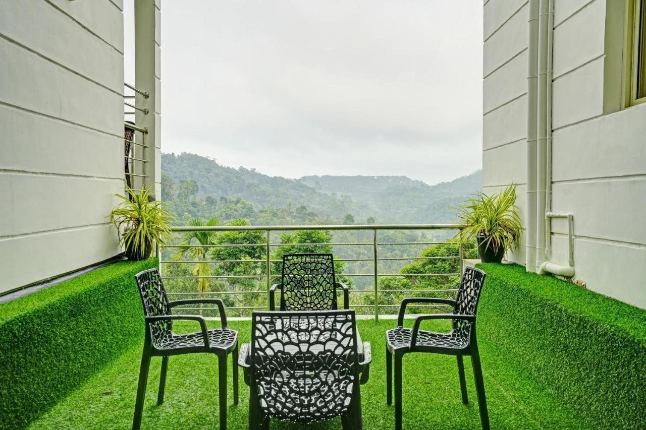 Oyo Flagship 81260 Star Lights Hotel Munnar Ngoại thất bức ảnh