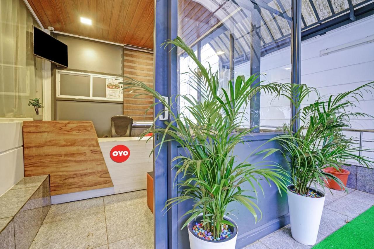 Oyo Flagship 81260 Star Lights Hotel Munnar Ngoại thất bức ảnh