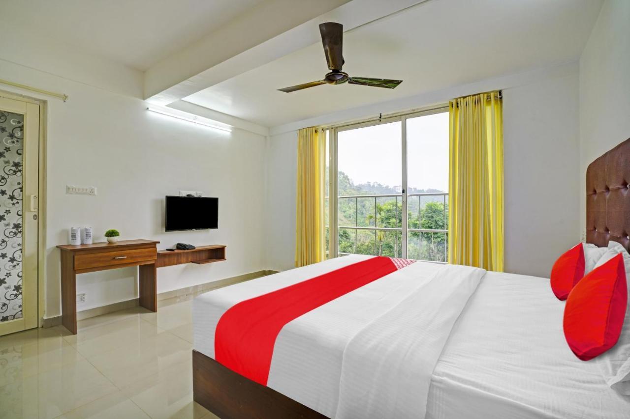 Oyo Flagship 81260 Star Lights Hotel Munnar Ngoại thất bức ảnh