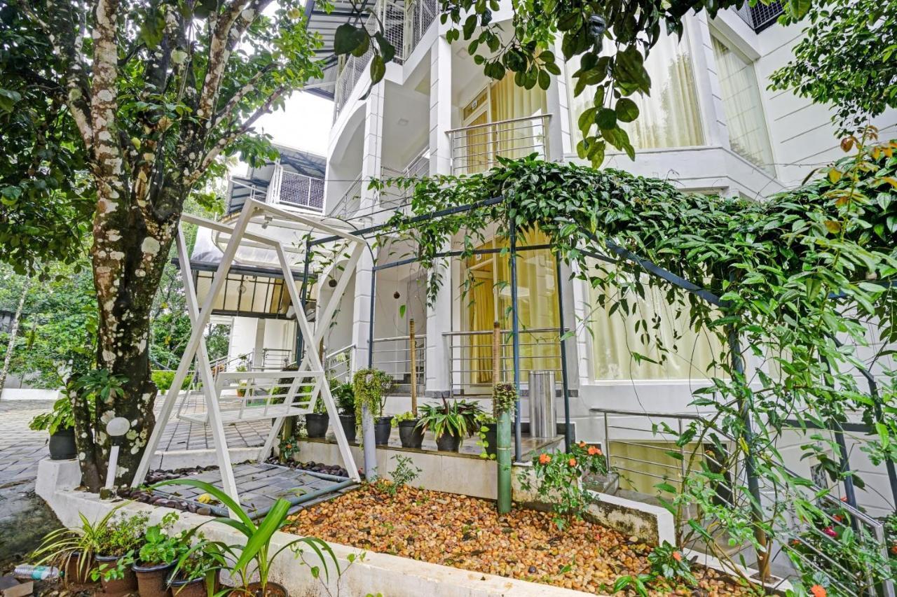 Oyo Flagship 81260 Star Lights Hotel Munnar Ngoại thất bức ảnh