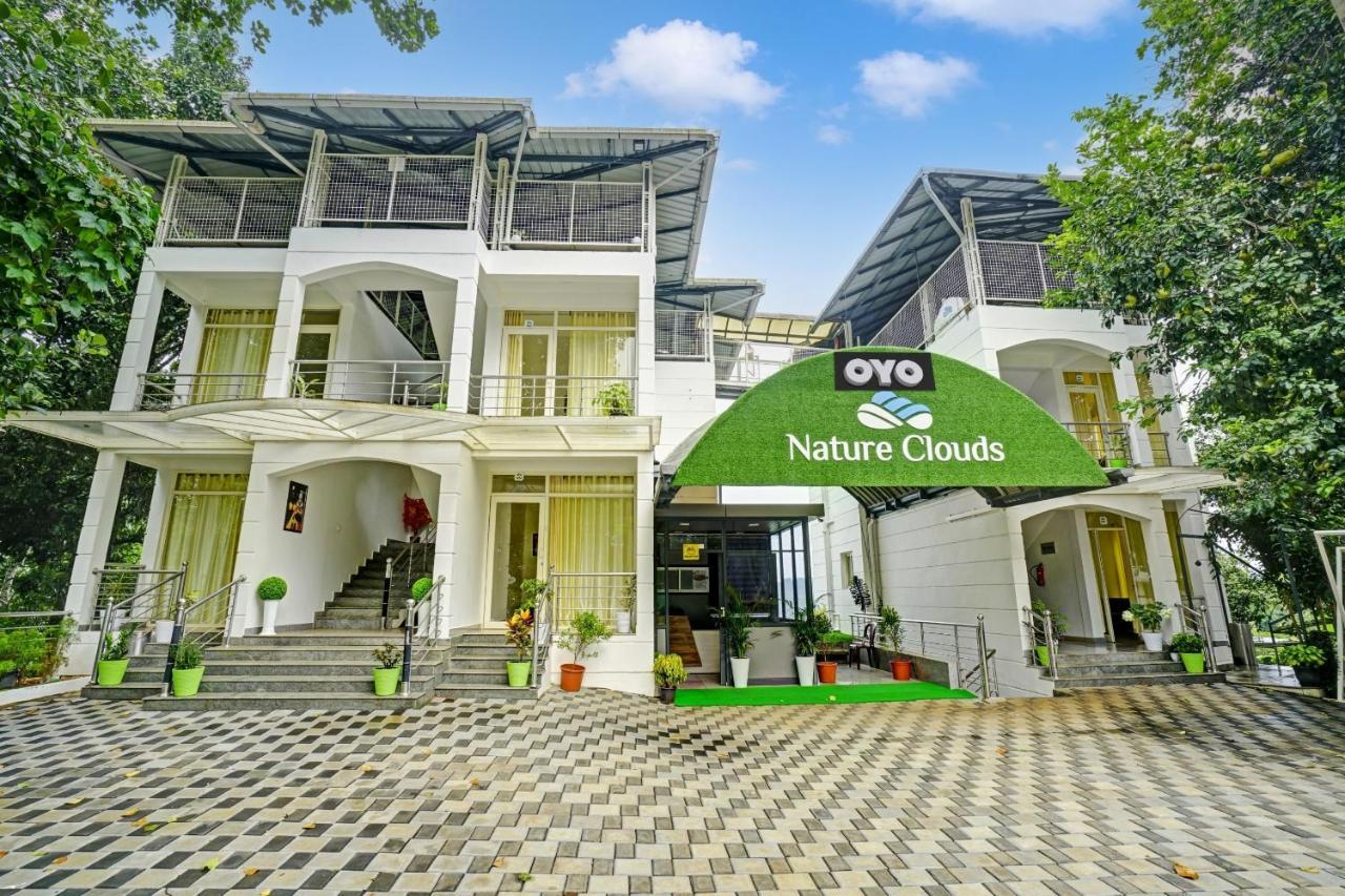 Oyo Flagship 81260 Star Lights Hotel Munnar Ngoại thất bức ảnh