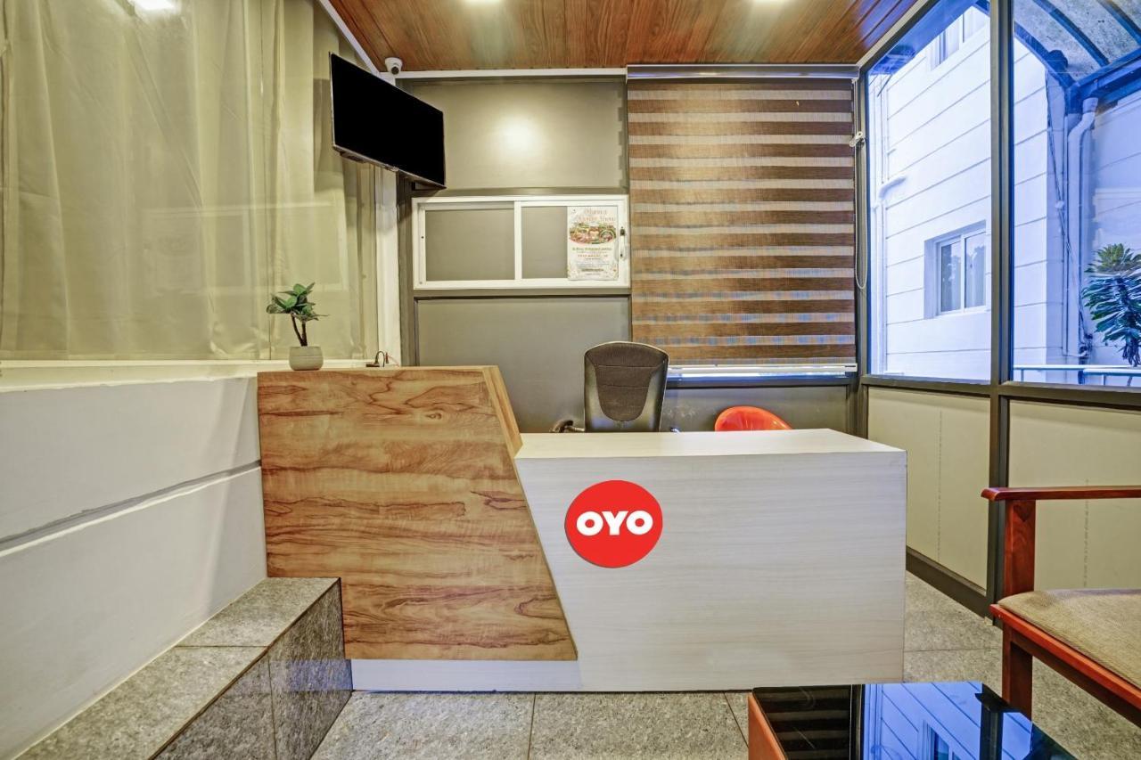 Oyo Flagship 81260 Star Lights Hotel Munnar Ngoại thất bức ảnh
