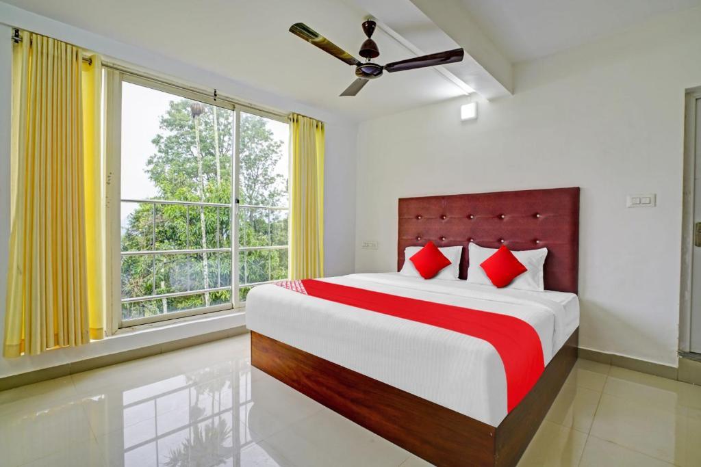 Oyo Flagship 81260 Star Lights Hotel Munnar Ngoại thất bức ảnh